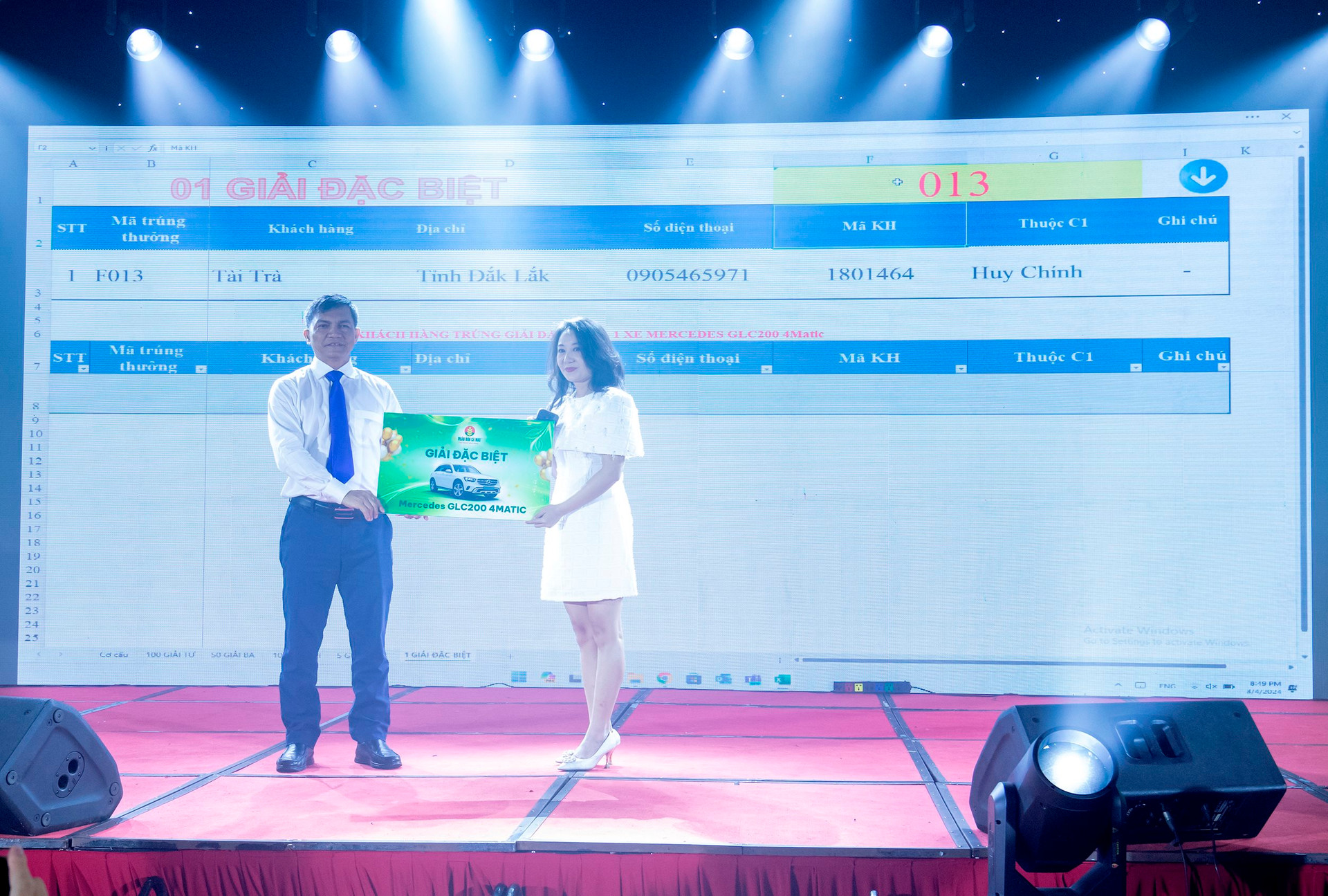 Đón mùa vàng - Rước Mercedes-Benz GLC200 4Matic cùng Phân bón Cà Mau Đón mùa vàng - Rước Mercedes-Benz GLC200 4Matic cùng Phân bón Cà Mau