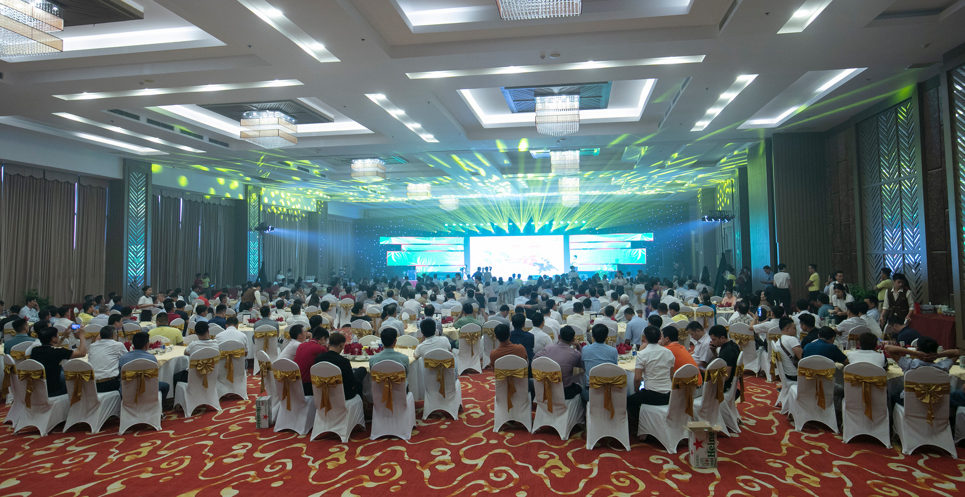 Đón mùa vàng - Rước Mercedes-Benz GLC200 4Matic cùng Phân bón Cà Mau Đón mùa vàng - Rước Mercedes-Benz GLC200 4Matic cùng Phân bón Cà Mau