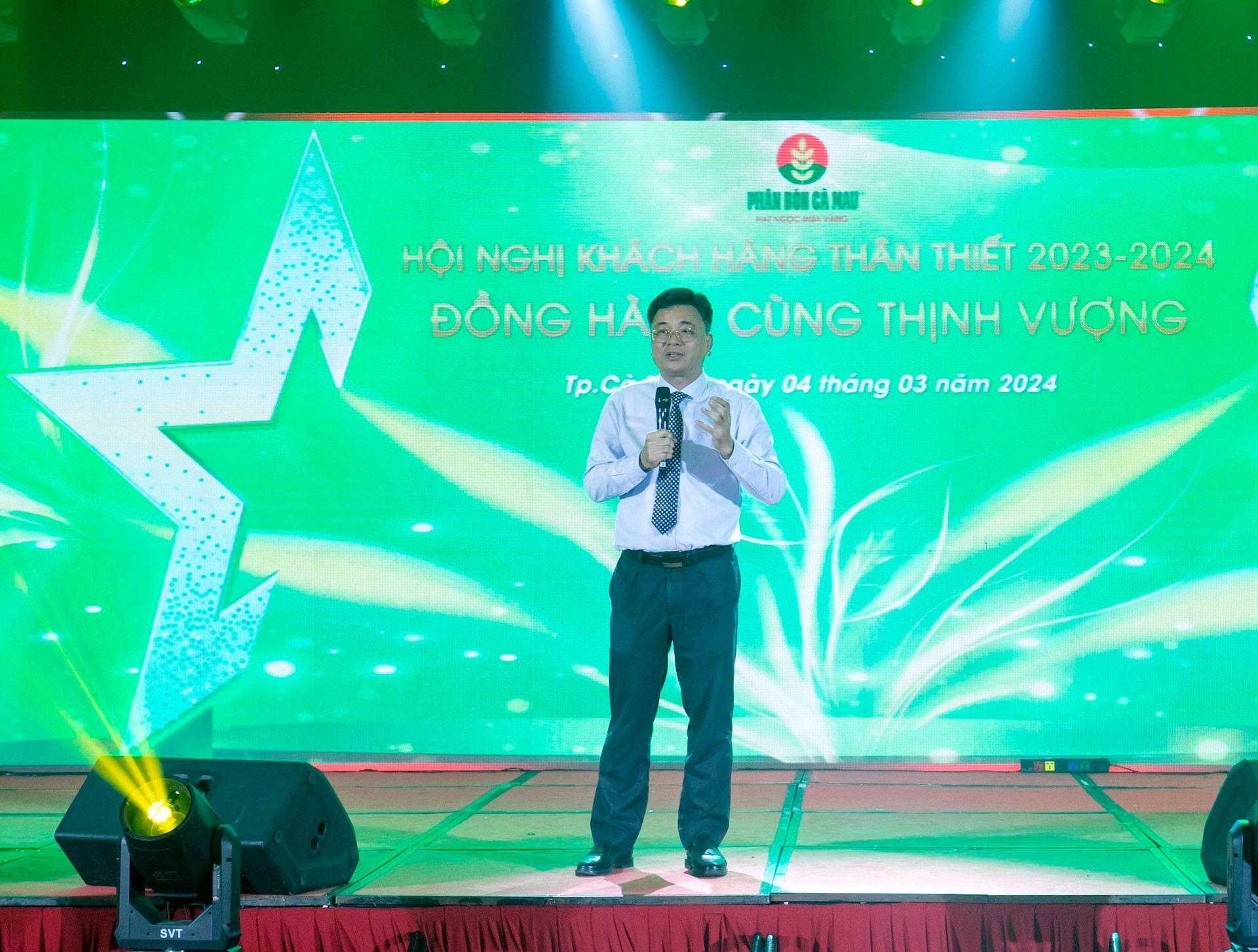 Đón mùa vàng - Rước Mercedes-Benz GLC200 4Matic cùng Phân bón Cà Mau Đón mùa vàng - Rước Mercedes-Benz GLC200 4Matic cùng Phân bón Cà Mau