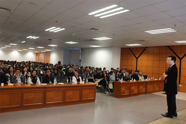 CEO Tony Vũ của Job3s.vn: Diễn giả đặc biệt tạo sức nóng tại ĐH Kinh Tế Quốc Dân CEO Tony Vũ của Job3s.vn: Diễn giả đặc biệt tạo sức nóng tại ĐH Kinh Tế Quốc Dân