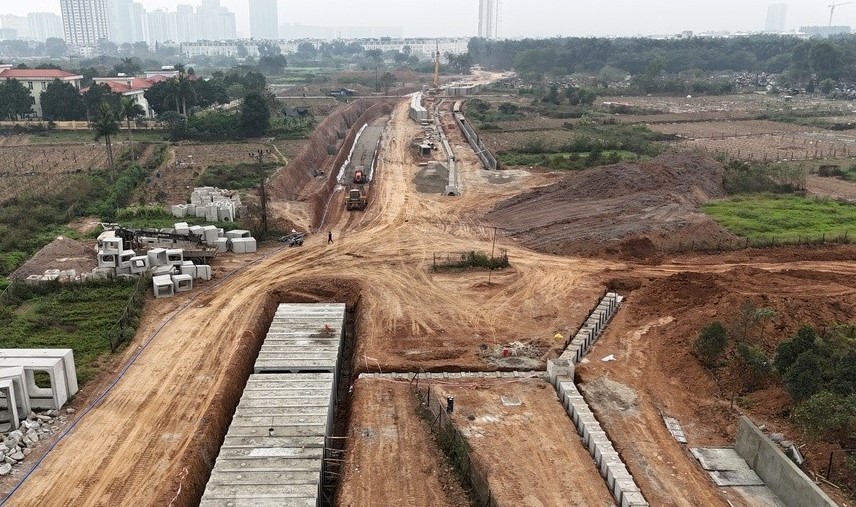 Cận cảnh những tuyến đường ‘đắp chiếu’ nhiều năm sắp về đích ở Thủ đô