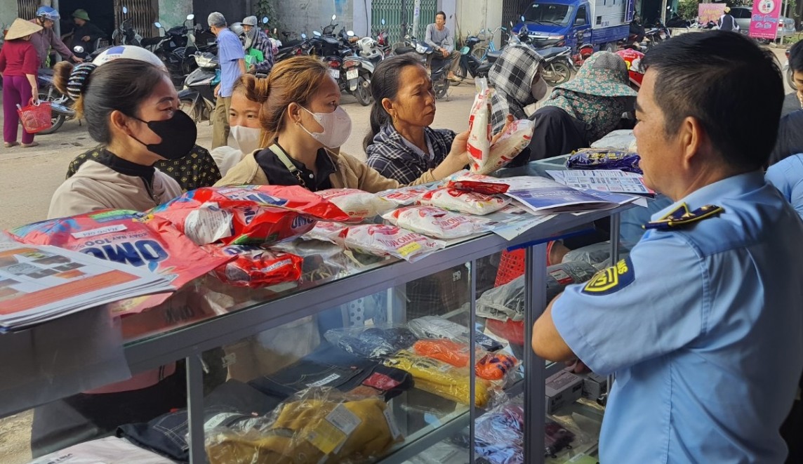 "Sức nóng" từ Phòng Trưng bày Nhận diện hàng thật - hàng giả, hàng vi phạm "Sức nóng" từ Phòng Trưng bày Nhận diện hàng thật - hàng giả, hàng vi phạm