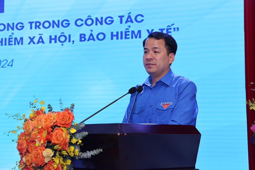 Đoàn thanh niên ra quân tuyên truyền, vận động người dân tham gia bảo hiểm xã hội, bảo hiểm y tế