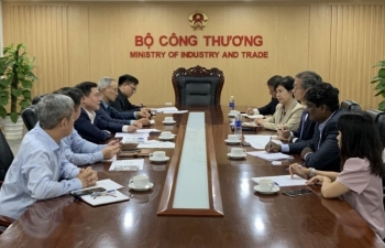 Cam kết tạo điều kiện thuận lợi để doanh nghiệp đầu tư, sản xuất tại Việt Nam