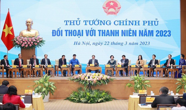 Thủ tướng và lãnh đạo các Bộ đối thoại với thanh niên - Ảnh: VGP/Nhật Bắc Thủ tướng và lãnh đạo các Bộ đối thoại với thanh niên - Ảnh: VGP/Nhật Bắc