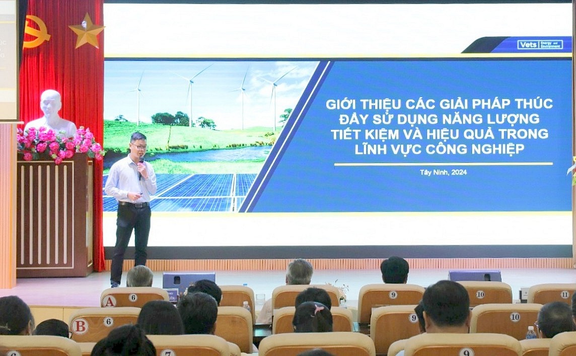 Ngành điện miền Nam: Nhiều hoạt động hưởng ứng thông điệp Tiết kiệm điện - Thành thói quen