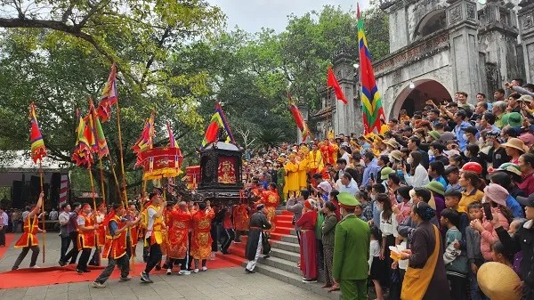 Lễ hội đền Bà Triệu được tổ chức tại Khu di tích Quốc gia đặc biệt đền Bà Triệu. Ảnh dulichthanhhoa Lễ hội đền Bà Triệu được tổ chức tại Khu di tích Quốc gia đặc biệt đền Bà Triệu. Ảnh dulichthanhhoa