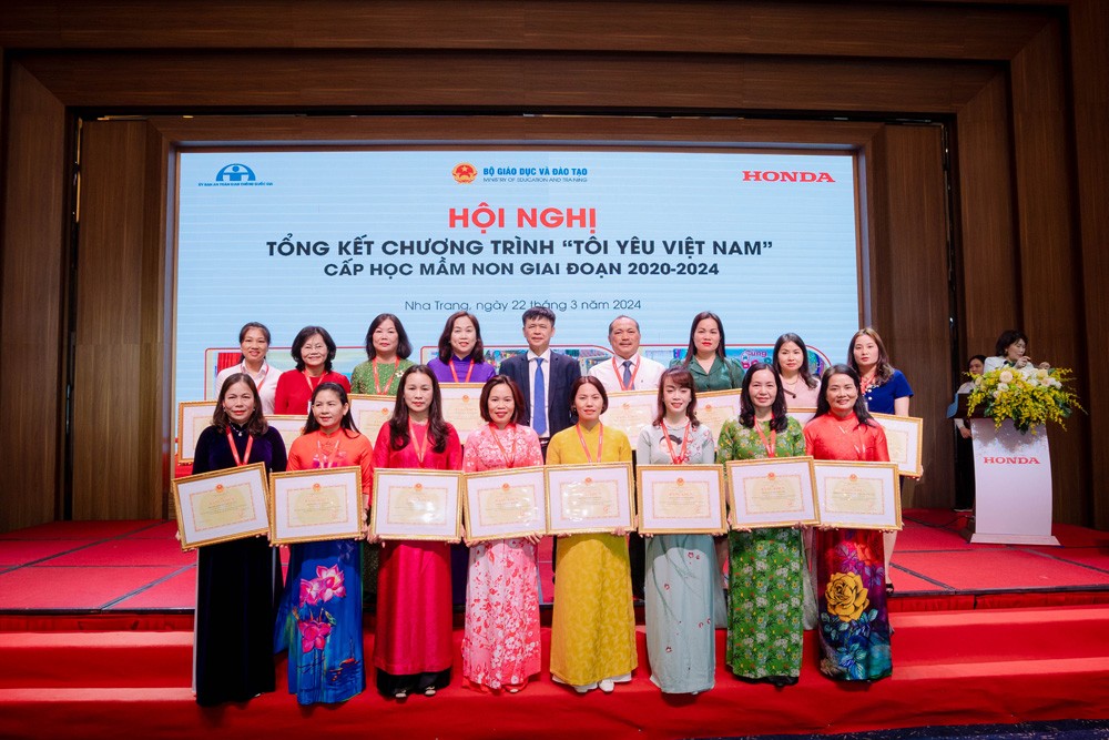 Hơn 9,6 triệu em nhỏ được tiếp cận thông tin về an toàn giao thông Hơn 9,6 triệu em nhỏ được tiếp cận thông tin về an toàn giao thông