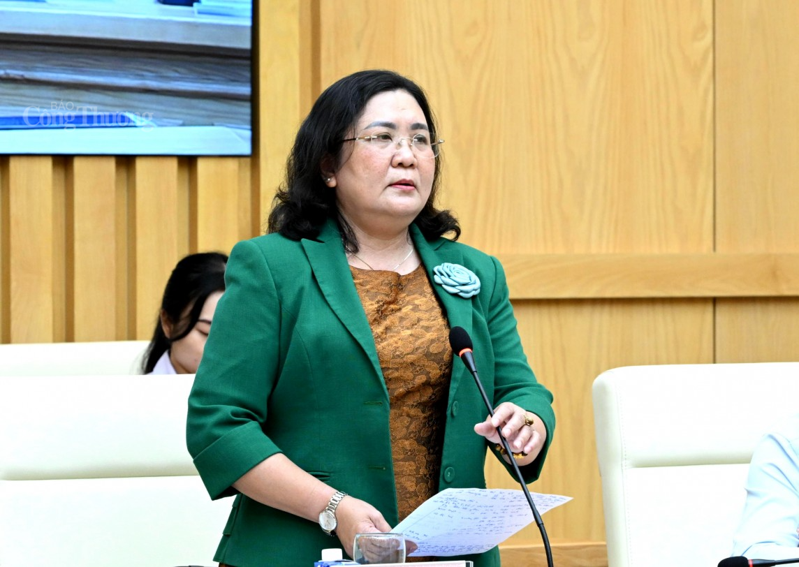 Bộ trưởng Nguyễn Hồng Diên tiếp và làm việc với Đoàn công tác tỉnh Bến Tre Bộ trưởng Nguyễn Hồng Diên tiếp và làm việc với Đoàn công tác tỉnh Bến Tre