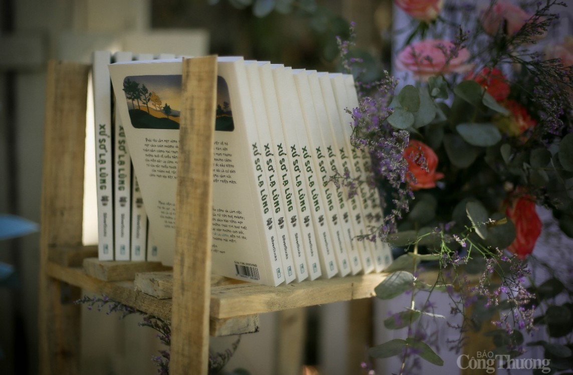 Lâm Đồng: Nhóm tác giả trẻ ra mắt dự án sách “Xứ sở lạ lùng” Lâm Đồng: Nhóm tác giả trẻ ra mắt dự án sách “Xứ sở lạ lùng”