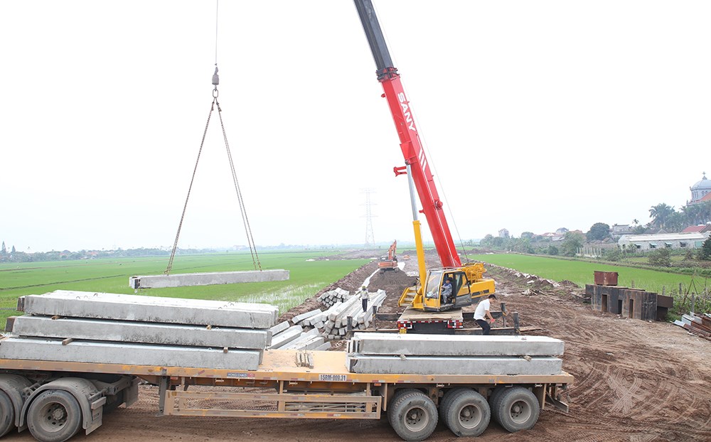 Đốc thúc tiến độ đường dây 500kV mạch 3 cung đoạn Thanh Hoá đến Phố Nối Đốc thúc tiến độ đường dây 500kV mạch 3 cung đoạn Thanh Hoá đến Phố Nối