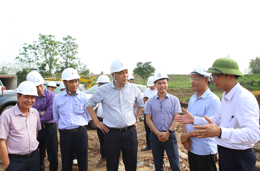 Đốc thúc tiến độ đường dây 500kV mạch 3 cung đoạn Thanh Hoá đến Phố Nối Đốc thúc tiến độ đường dây 500kV mạch 3 cung đoạn Thanh Hoá đến Phố Nối