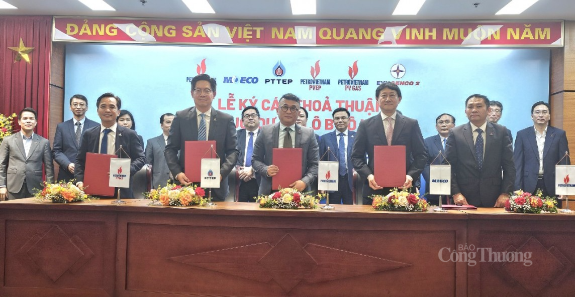 Petrovietnam thực hiện ký kết các thỏa thuận thương mại cho chuỗi dự án Lô B - Ô Môn Petrovietnam thực hiện ký kết các thỏa thuận thương mại cho chuỗi dự án Lô B - Ô Môn