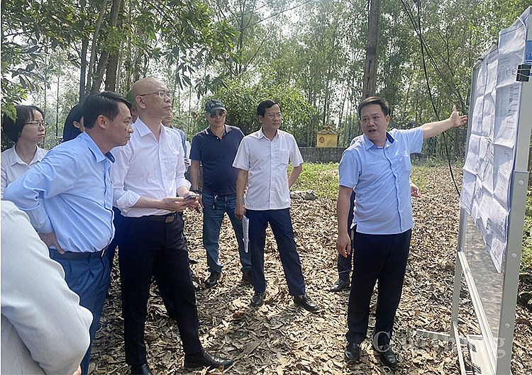 các đại biểu và khách mời sẽ tham gia hoạt động khảo sát thực địa cơ sở hạ tầng logistics và khu vực quy hoạch trung tâm logistics trên địa bàn tỉnh Phú Thọ. các đại biểu và khách mời sẽ tham gia hoạt động khảo sát thực địa cơ sở hạ tầng logistics và khu vực quy hoạch trung tâm logistics trên địa bàn tỉnh Phú Thọ.