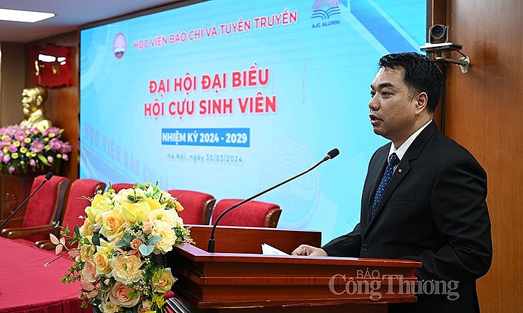 Ông Mạc Quốc Anh - Chủ tịch Hội cựu sinh viên Học viện Báo chí và Tuyên truyền nhiệm kỳ 2024 - 2029 phát biểu tại đại hội. Ông Mạc Quốc Anh - Chủ tịch Hội cựu sinh viên Học viện Báo chí và Tuyên truyền nhiệm kỳ 2024 - 2029 phát biểu tại đại hội.