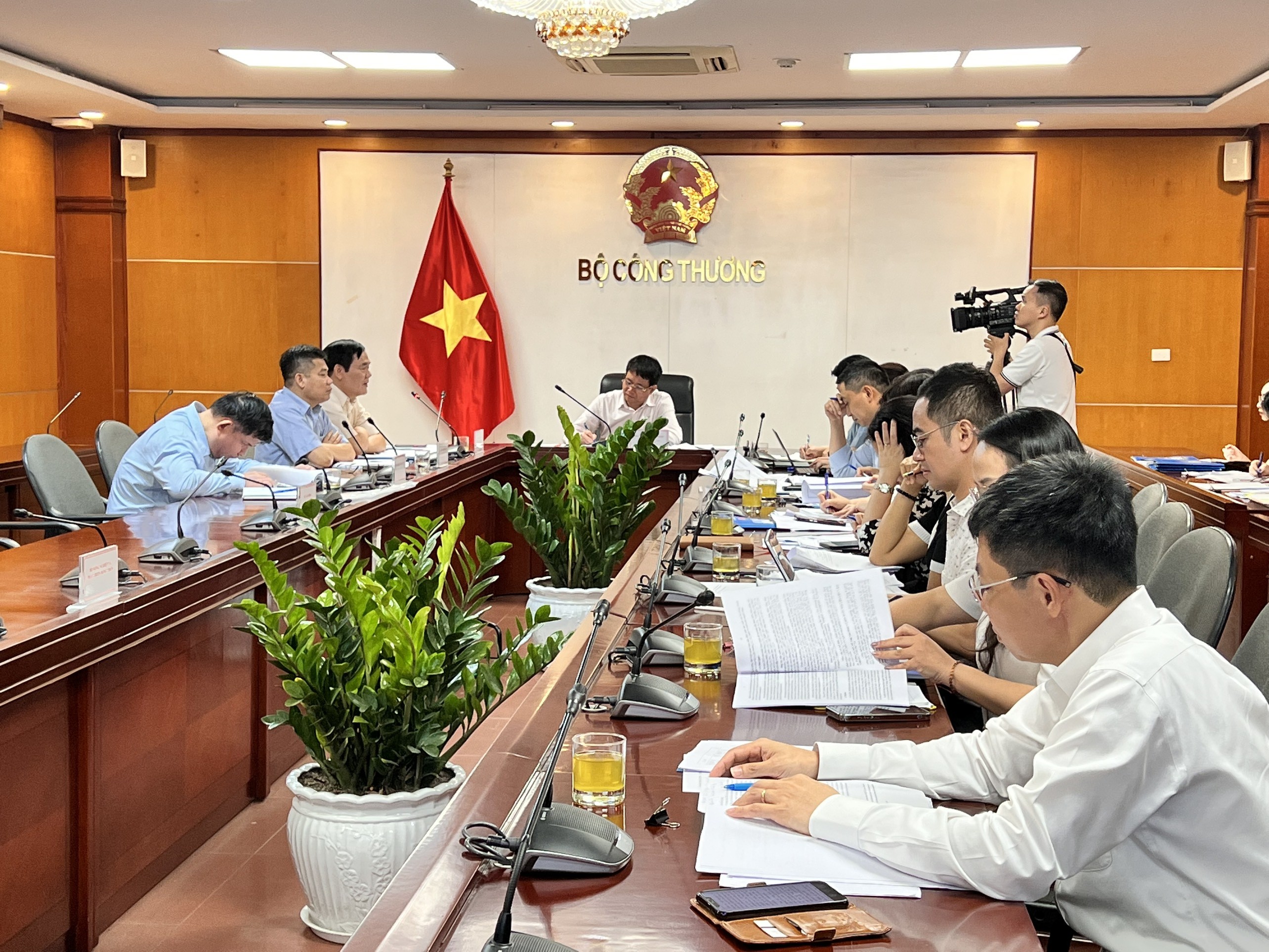 Việt Nam đặt mục tiêu đáp ứng 30% nguyên liệu sản xuất thuốc và chế phẩm y tế vào năm 2045 Việt Nam đặt mục tiêu đáp ứng 30% nguyên liệu sản xuất thuốc và chế phẩm y tế vào năm 2045