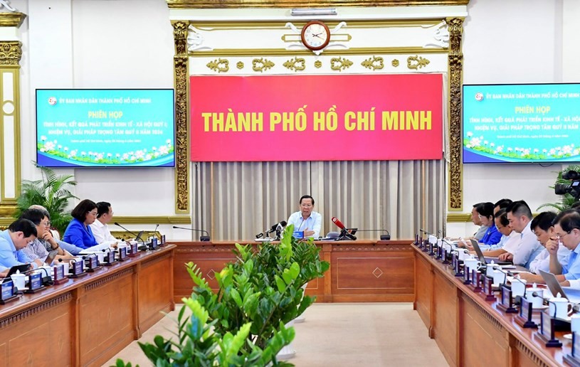 Chủ tịch UBND TPHCM Phan Văn Mãi yêu cầu nhanh chóng xử lý vụ việc tại Trường quốc tế AISVN Chủ tịch UBND TPHCM Phan Văn Mãi yêu cầu nhanh chóng xử lý vụ việc tại Trường quốc tế AISVN