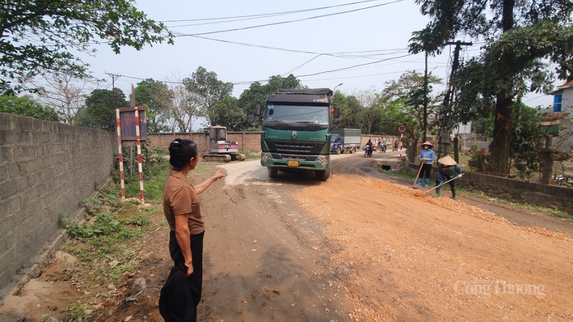 Hòa Bình: Lộ diện các bãi tập kết cát trái phép tại xã Thịnh Minh Hòa Bình: Lộ diện các bãi tập kết cát trái phép tại xã Thịnh Minh