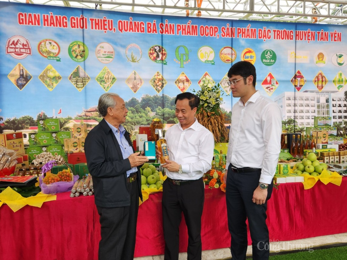 Bắc Giang: Sâm Nam núi Dành được phân phối độc quyền tại thị trường Hoa Kỳ Bắc Giang: Sâm Nam núi Dành được phân phối độc quyền tại thị trường Hoa Kỳ