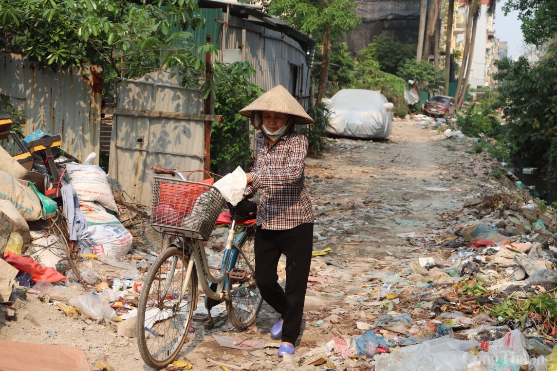 Dự án mương Kẻ Khế chậm tiến độ hàng chục năm, người dân khốn khổ sống chung với ô nhiễm Dự án mương Kẻ Khế chậm tiến độ hàng chục năm, người dân khốn khổ sống chung với ô nhiễm