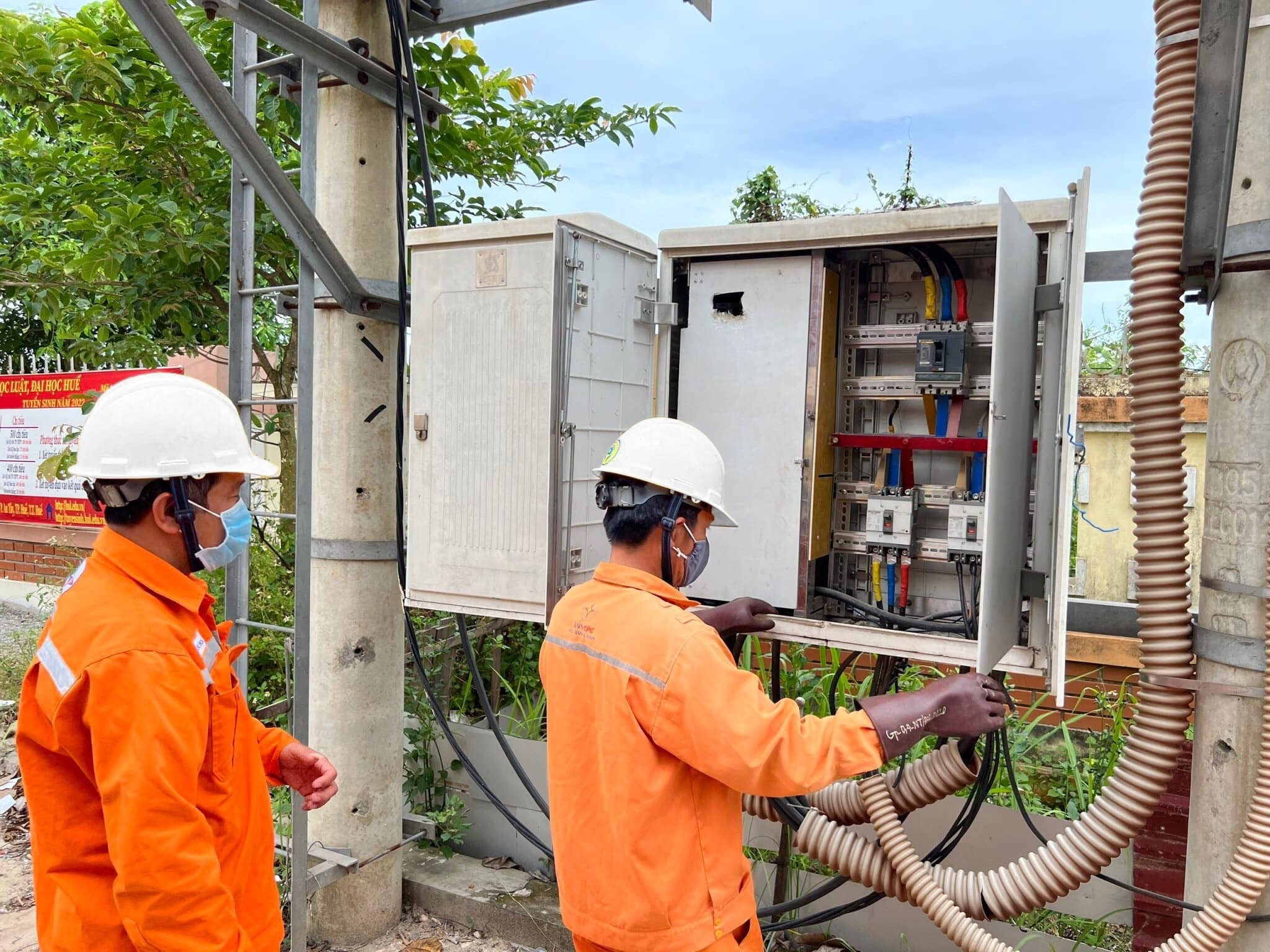 EVNCPC đảm bảo cấp điện mùa nắng nóng EVNCPC đảm bảo cấp điện mùa nắng nóng