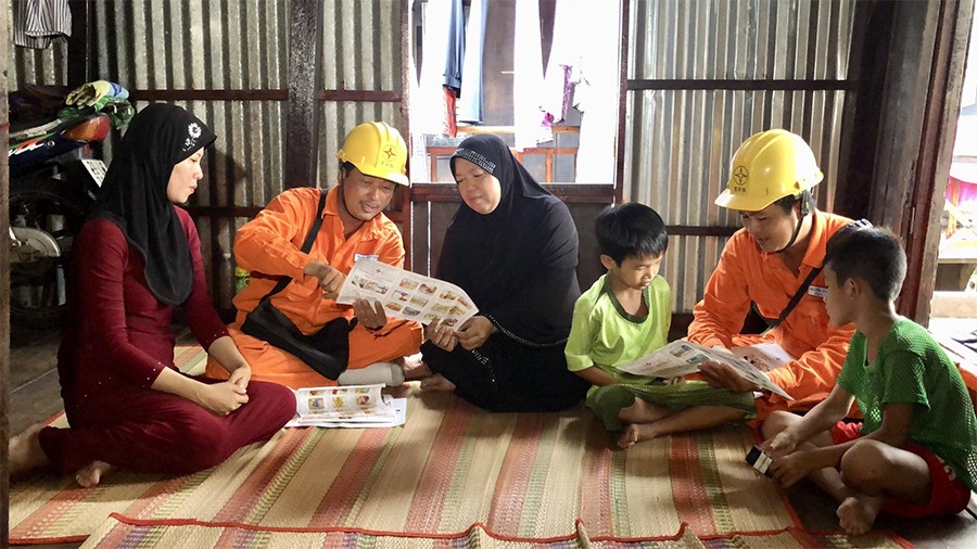 Tuyên truyền sử dụng điện an toàn và tiết kiệm tại Châu Đốc, An Giang. Ảnh EVN Tuyên truyền sử dụng điện an toàn và tiết kiệm tại Châu Đốc, An Giang. Ảnh EVN