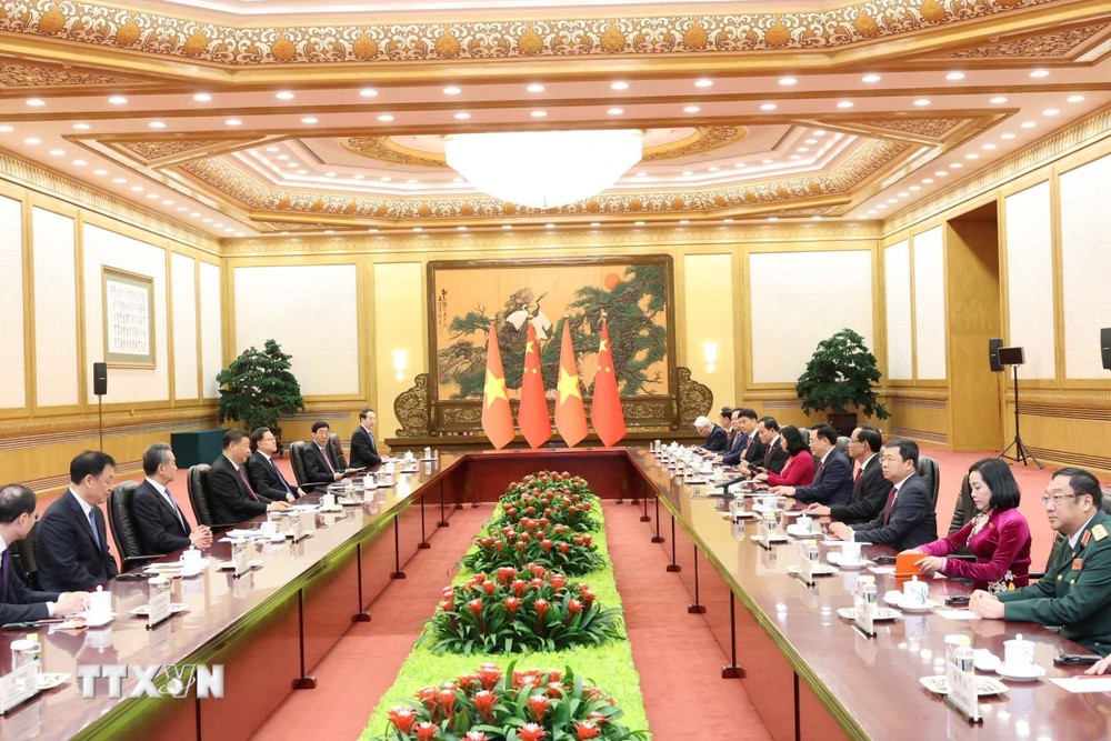 Chủ tịch Quốc hội Vương Đình Huệ hội kiến Tổng Bí thư, Chủ tịch nước Trung Quốc Tập Cận Bình. (Ảnh: Nhan Sáng/TTXVN) ttxvn_chu tich quoc hoi hoi kien Tap Can Binh (6).jpg