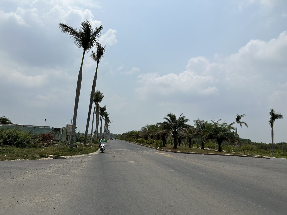 Long An: Quy hoạch ồ ạt, nhiều khu đô thị nghìn tỷ vắng người kiểu “nữa phố, nửa quê” Long An: Quy hoạch ồ ạt, nhiều khu đô thị nghìn tỷ vắng người kiểu “nữa phố, nửa quê”