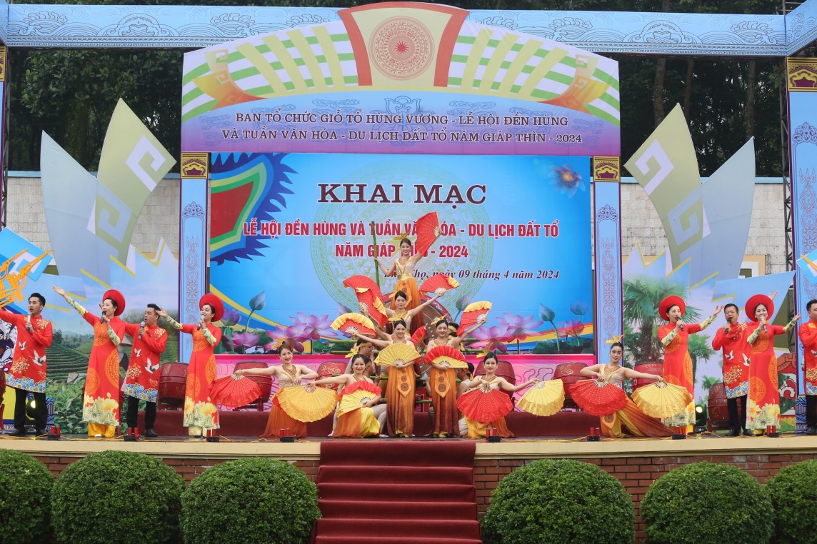 Tưng bừng khai mạc Lễ hội Đền Hùng và Tuần Văn hóa Du lịch Đất Tổ 2024 Tưng bừng khai mạc Lễ hội Đền Hùng và Tuần Văn hóa Du lịch Đất Tổ 2024