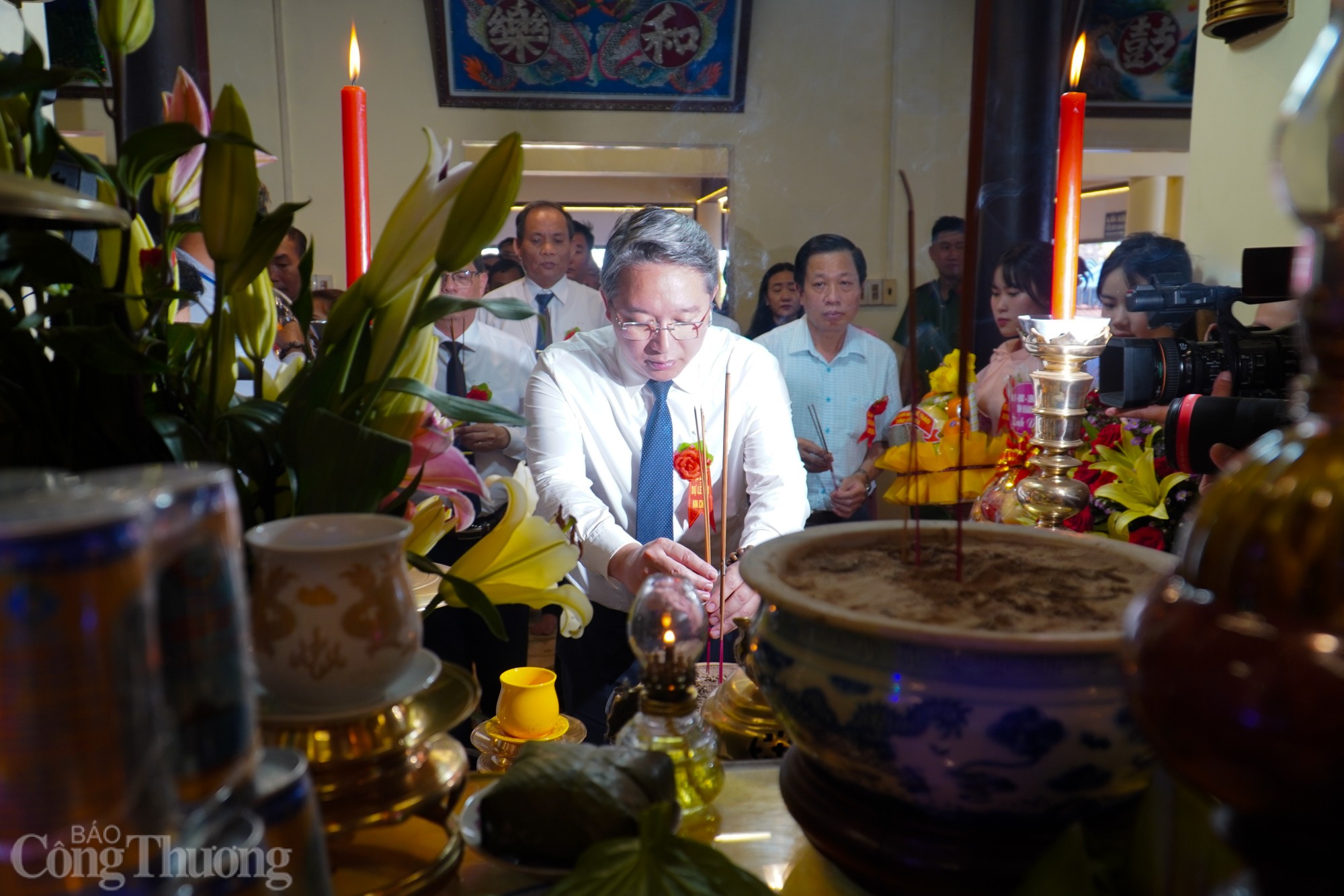 'Biển người' đổ về khai hội Am Chúa 'Biển người' đổ về khai hội Am Chúa