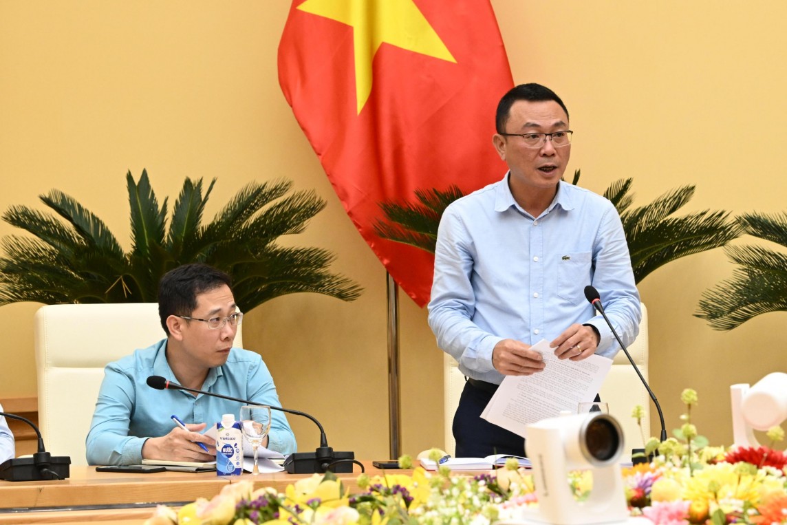 Bộ trưởng Bộ Công Thương làm việc với các đơn vị về Điện năng lượng mặt trời mái nhà Bộ trưởng Bộ Công Thương làm việc với các đơn vị về Điện năng lượng mặt trời mái nhà