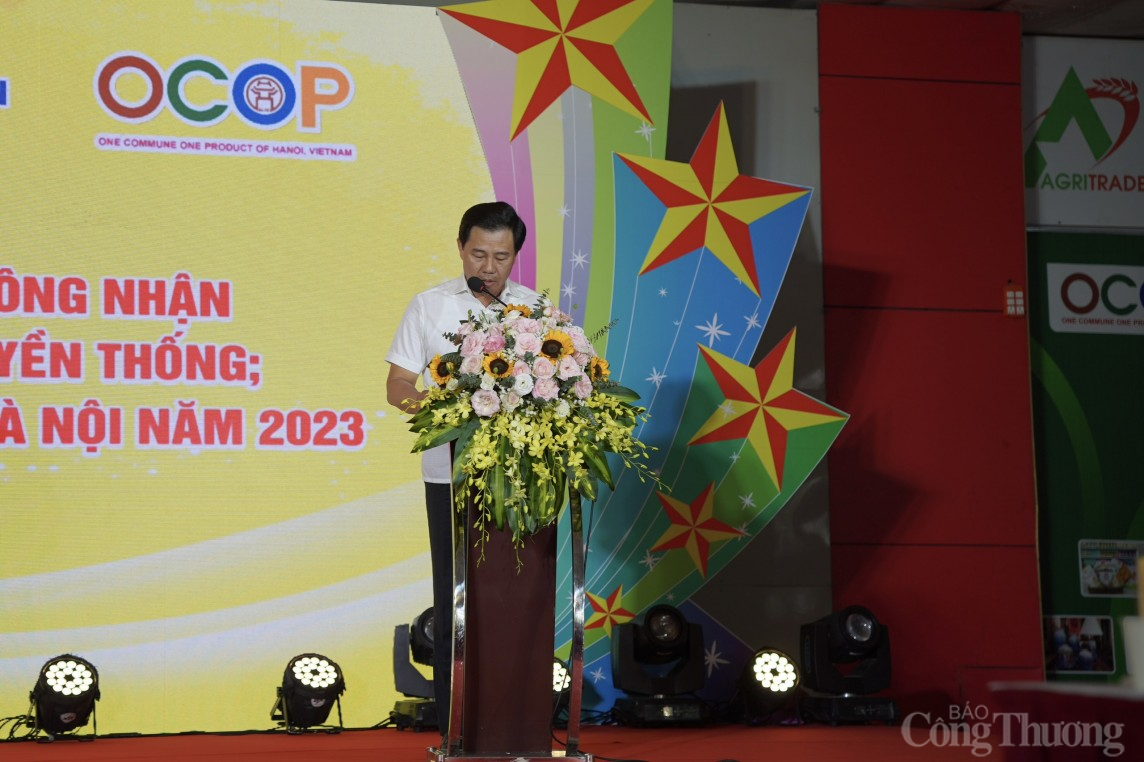 Hà Nội trao danh hiệu 15 làng nghề và 104 sản phẩm OCOP đạt 4 sao