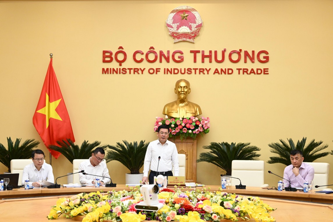 Bộ trưởng Nguyễn Hồng Diên làm việc với lãnh đạo 15 tỉnh, thành phố và 2 Tập đoàn PVN, EVN Bộ trưởng Nguyễn Hồng Diên làm việc với lãnh đạo 15 tỉnh, thành phố và 2 Tập đoàn PVN, EVN