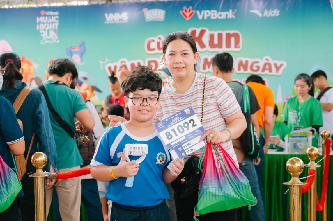 Hàng ngàn runner háo hức nhận BIB VPBank Can Tho Music Night Run 2024 Hàng ngàn runner háo hức nhận BIB VPBank Can Tho Music Night Run 2024