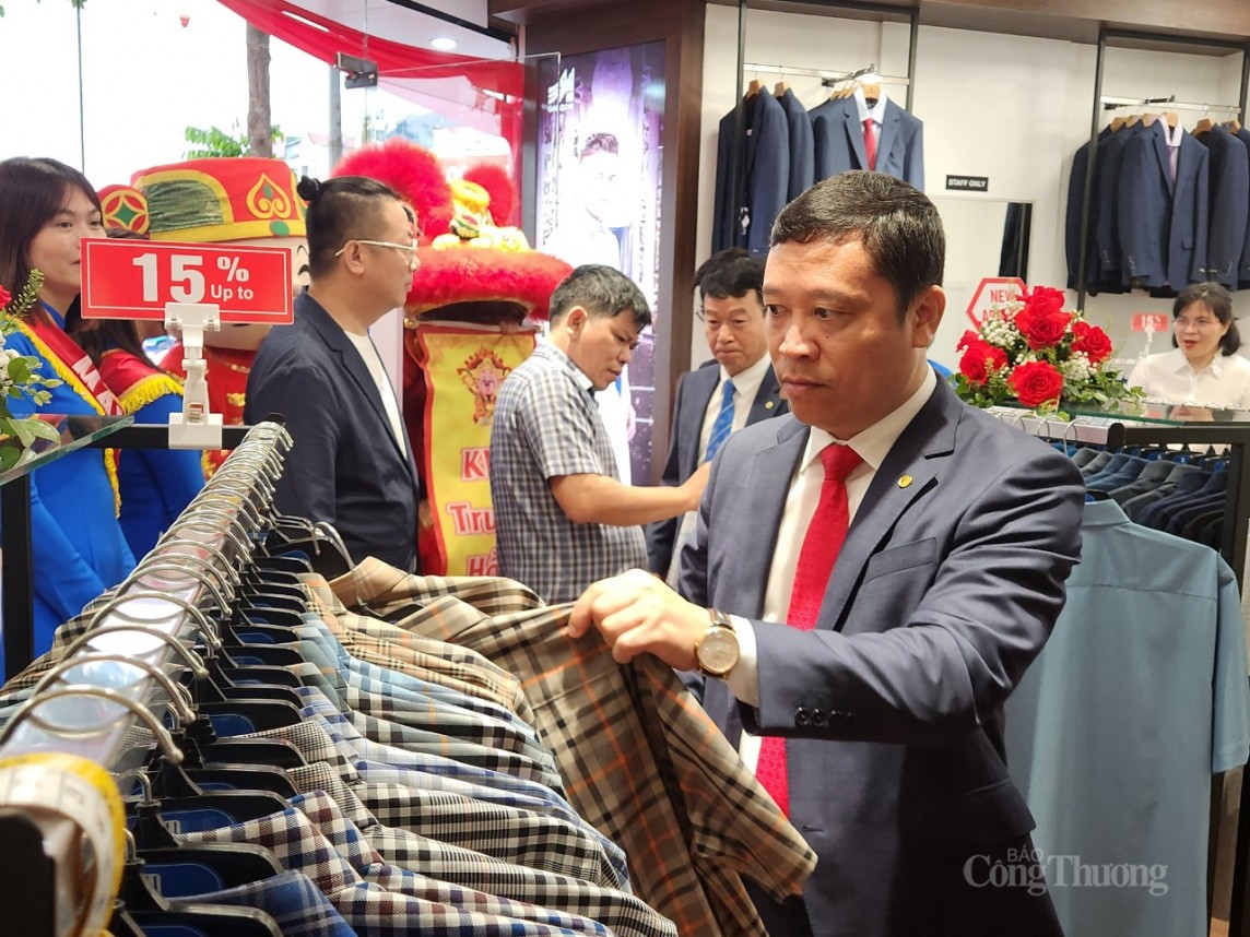 Dệt may Việt Nam và câu chuyện xâm nhập thị trường ngoại bằng thương hiệu Việt Dệt may Việt Nam và câu chuyện xâm nhập thị trường ngoại bằng thương hiệu Việt