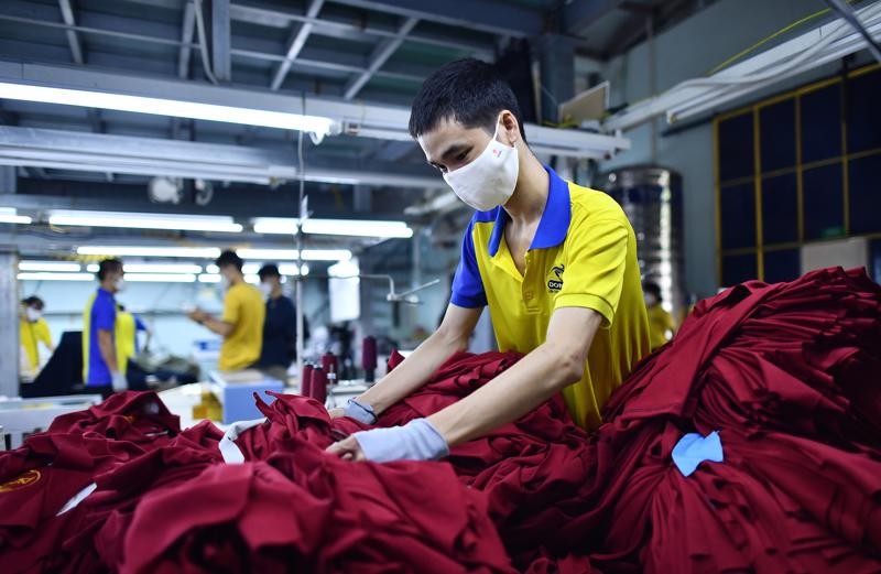 Sang năm 2024, thị trường dệt may đã có nhiều tín hiệu khởi sắc Sang năm 2024, thị trường dệt may đã có nhiều tín hiệu khởi sắc