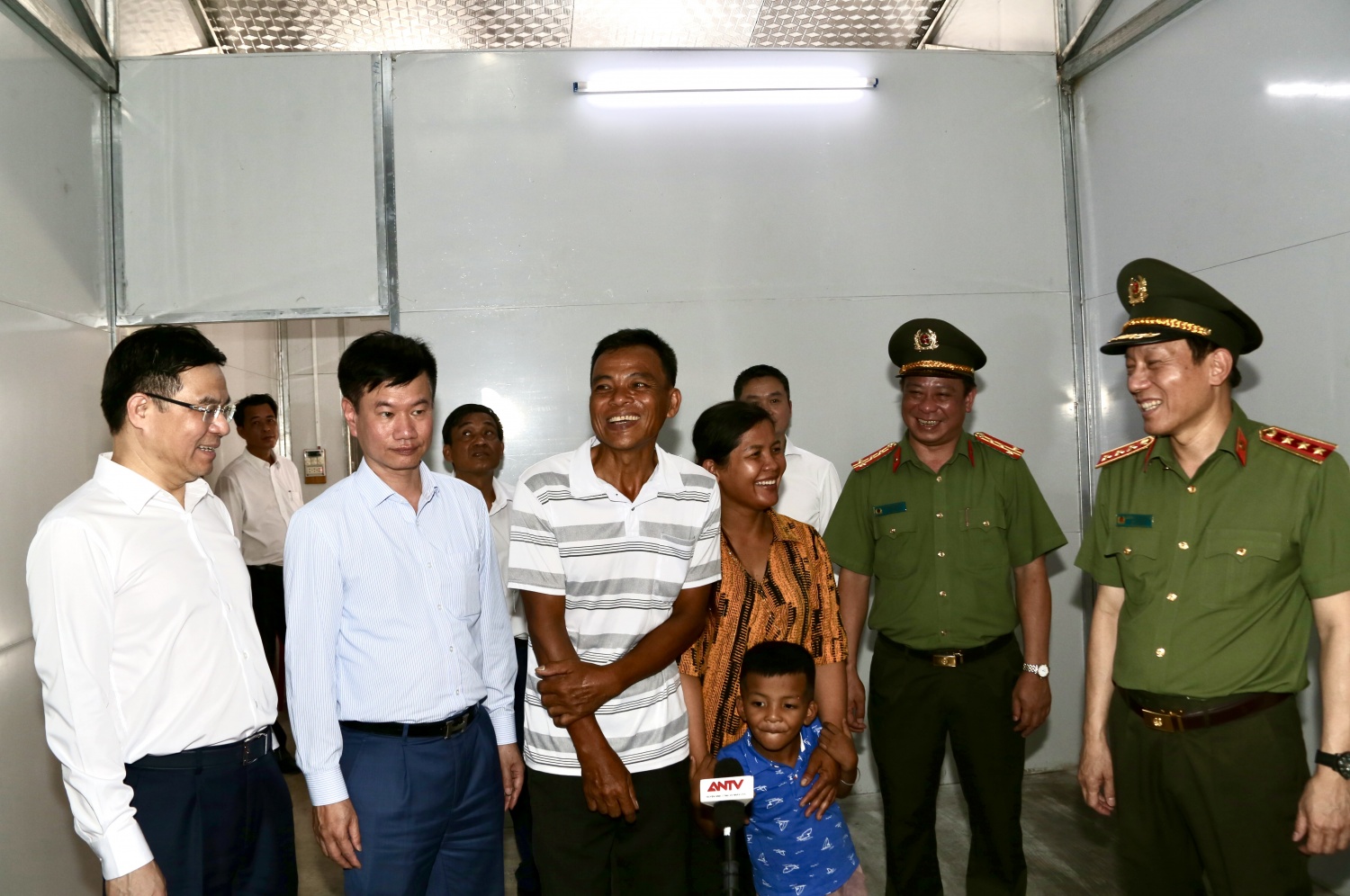 Petrovietnam tài trợ xây dựng 400 căn nhà tại tỉnh Trà Vinh Petrovietnam tài trợ xây dựng 400 căn nhà cho người nghèo tại tỉnh Trà Vinh