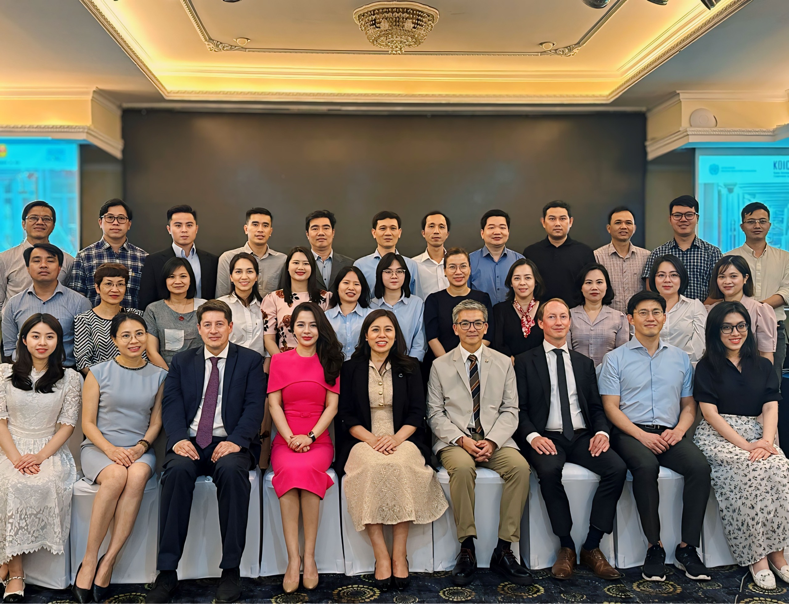 Các đại biểu và học viên tham gia khóa đào tạo Các đại biểu và học viên tham gia khóa đào tạo