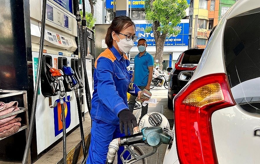 Giá xăng dầu trong nước áp dụng theo phiên điều chỉnh từ 15h ngày 25/1. Ảnh minh họa Giá xăng dầu trong nước áp dụng theo phiên điều chỉnh từ 15h ngày 25/1. Ảnh minh họa