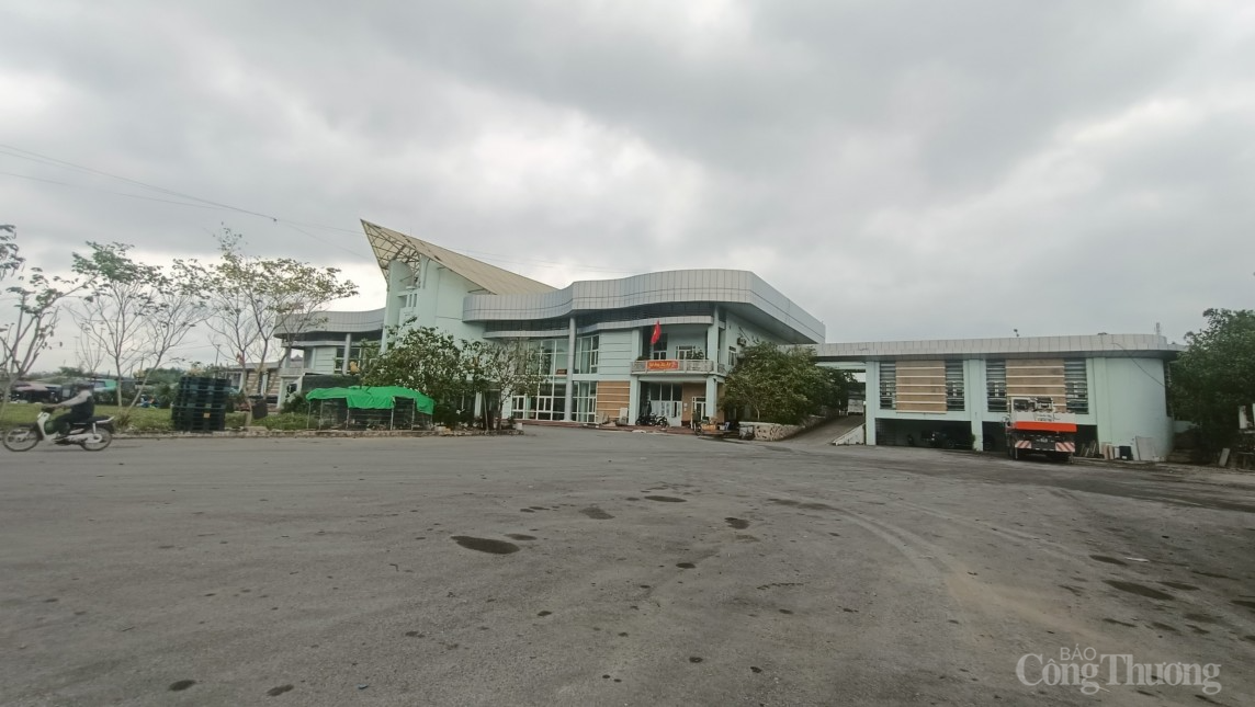 Quảng Ninh: Cận cảnh ga Hạ Long hàng trăm tỷ bị xuống cấp trầm trọng