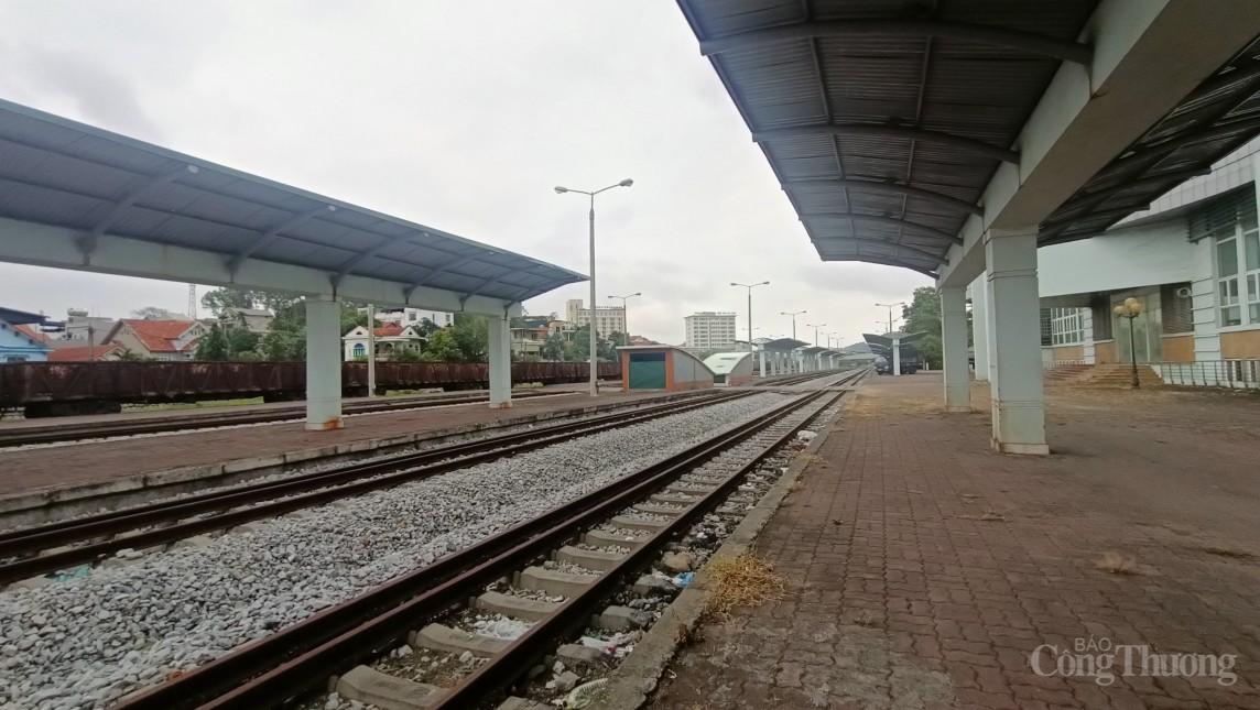 Quảng Ninh: Cận cảnh ga Hạ Long bị xuống cấp trầm trọng