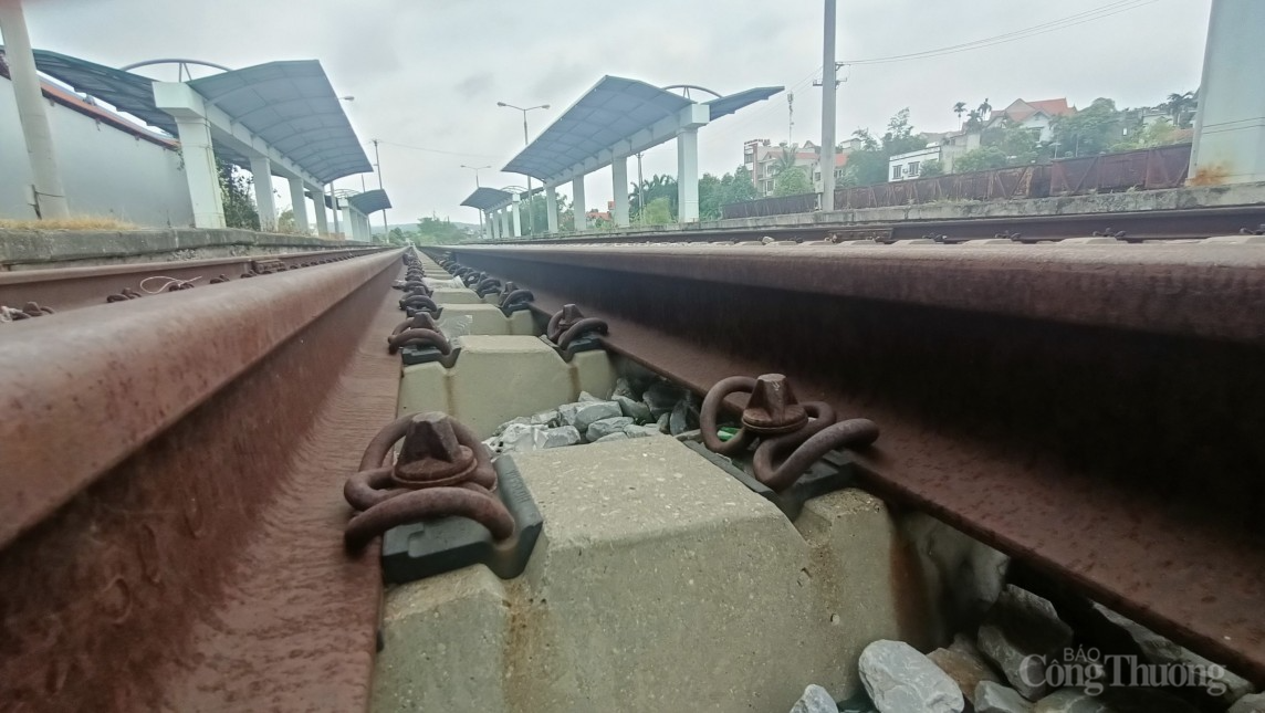 Quảng Ninh: Cận cảnh ga Hạ Long hàng trăm tỷ bị xuống cấp trầm trọng