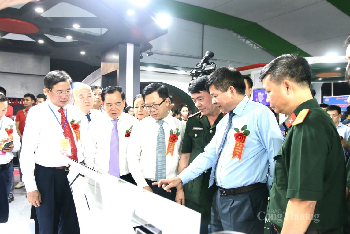 Khai mạc Hội chợ Công Thương khu vực Tây Bắc – Điện Biên 2024 Khai mạc Hội chợ Công Thương khu vực Tây Bắc – Điện Biên 2024