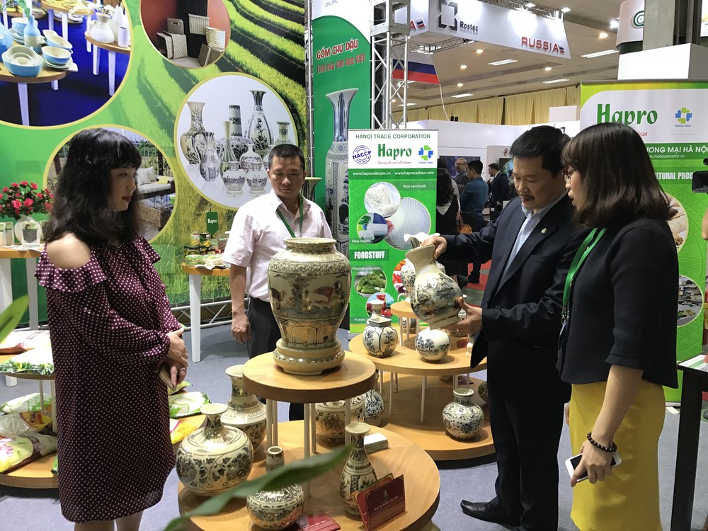 Thương hiệu mạnh giúp doanh nghiệp gia tăng giá trị xuất khẩu. (Ảnh: Đức Duy/Vietnam+) IMG_1911.JPG