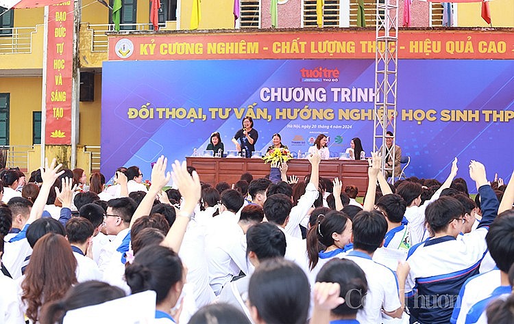 Hà Nội: Hơn 1.000 học sinh được tư vấn chọn khối ngành Luật, Kinh tế Hà Nội: Hơn 1.000 học sinh được tư vấn chọn khối ngành Luật, Kinh tế