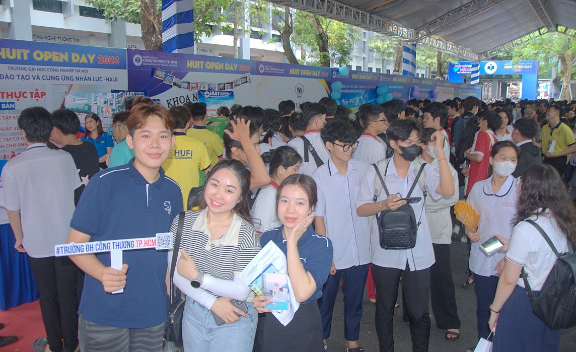 Hơn 3.000 nghìn học sinh dự ngày hội tư vấn tuyển sinh, hướng nghiệp tại Trường Đại học Công Thương