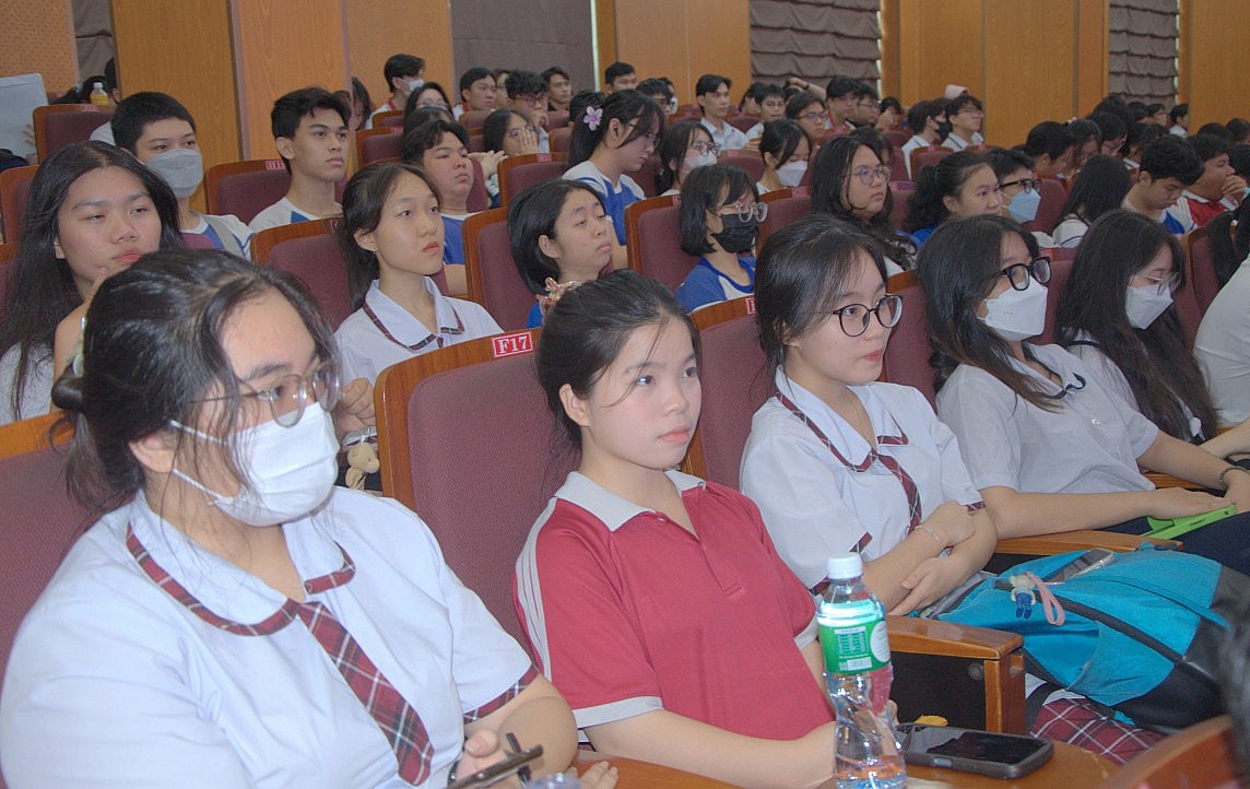 Hơn 3.000 nghìn học sinh dự ngày hội tư vấn tuyển sinh, hướng nghiệp tại Trường Đại học Công Thương