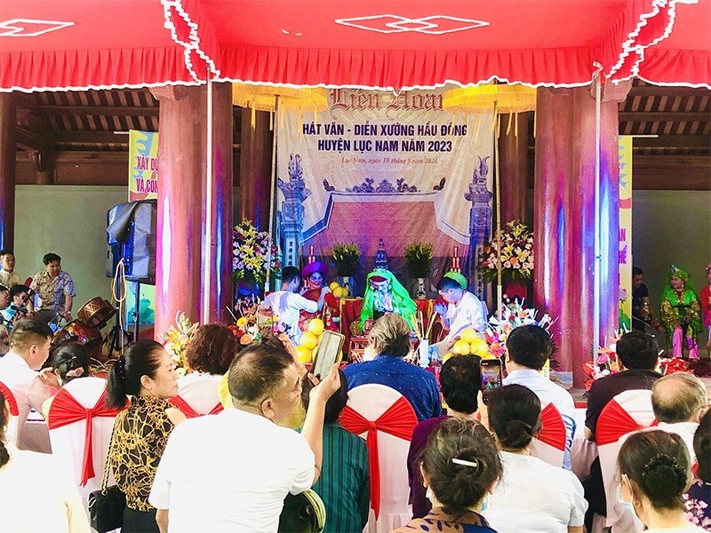 Độc đáo lễ hội đền Suối Mỡ Bắc Giang Độc đáo lễ hội đền Suối Mỡ Bắc Giang