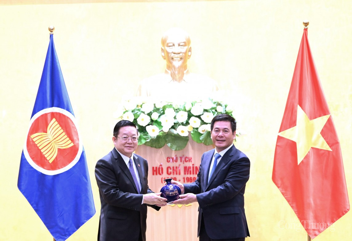 Bộ trưởng Nguyễn Hồng Diên tiếp Tổng thư ký ASEAN