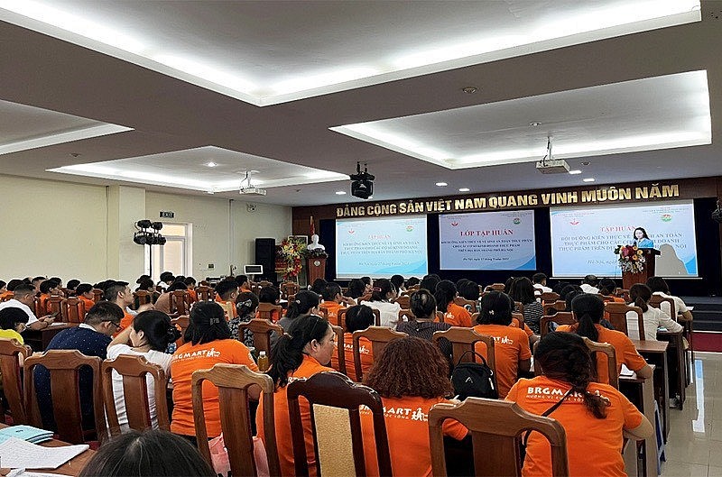 công tác tuyên truyền, phổ biến, nâng cao nhận thức pháp luật về ATTP được đẩy mạnh công tác tuyên truyền, phổ biến, nâng cao nhận thức pháp luật về ATTP được đẩy mạnh